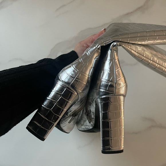 Crocodile metallic silver block heel boots - Picture 6 of 6